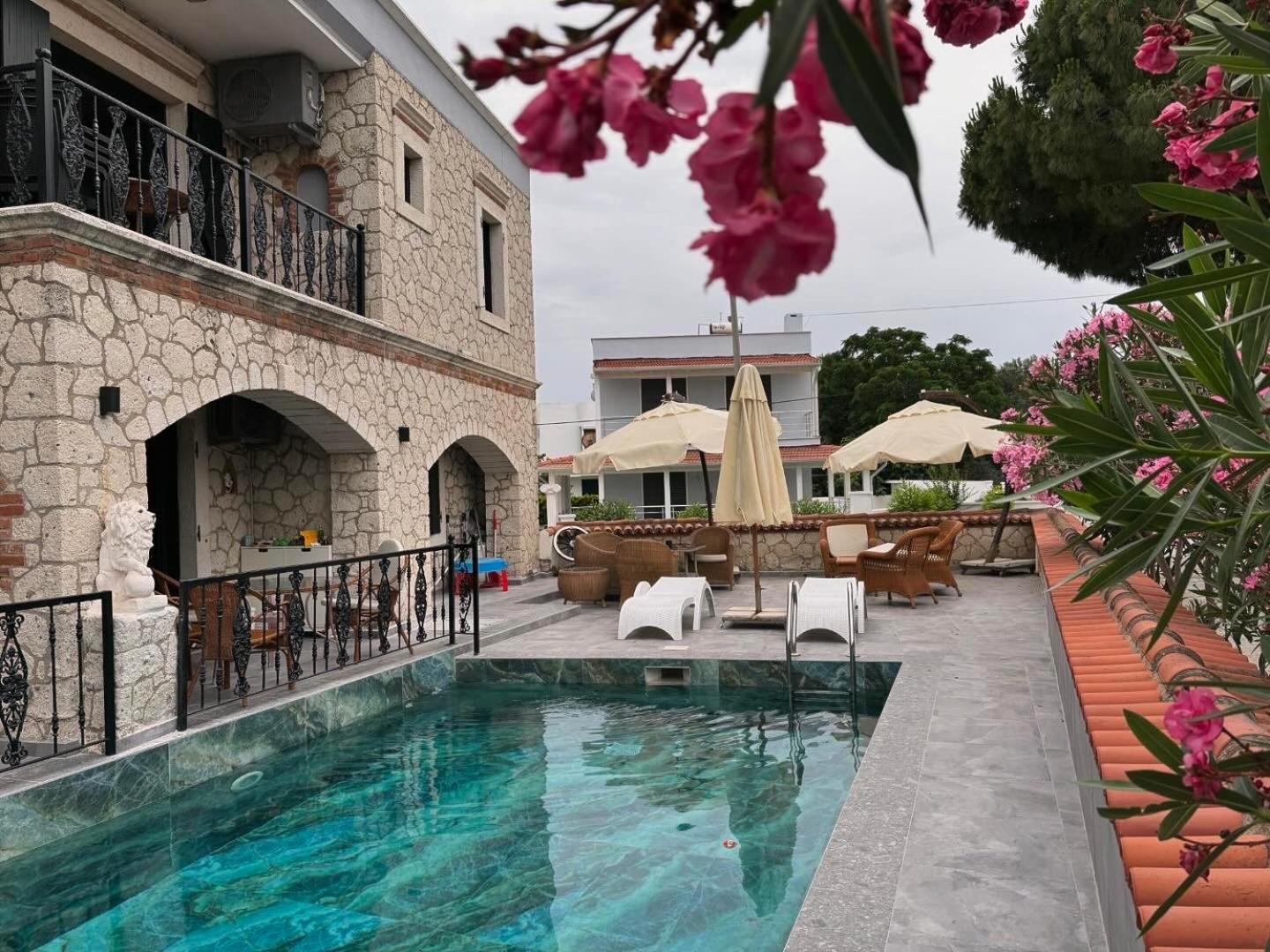 亚新卡亚塔斯公寓式酒店 Çeşme 外观 照片